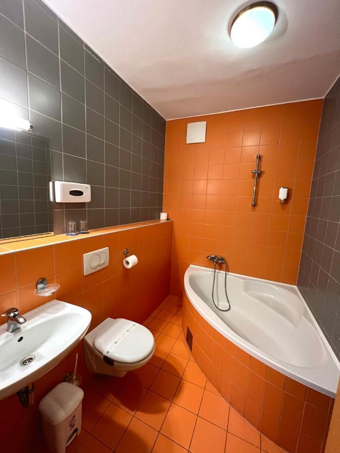 Hotel Jeruzalem Ljutomer Exteriör bild